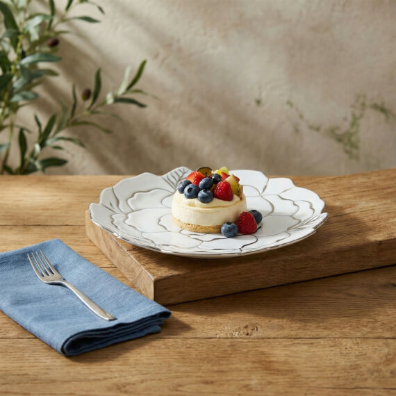 Rose Premium Hand Made Platin Çiçek Şekilli Dekoratif Porselen Tabak 21 cm - 4